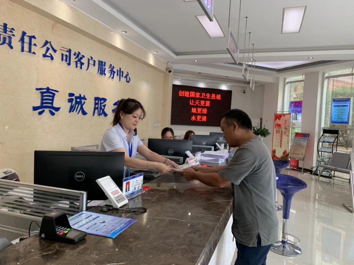 你我手牽手，爭(zhēng)做文明星