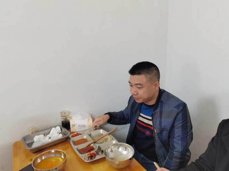 強監(jiān)督，重引導(dǎo)，杜絕“舌尖上的浪費”