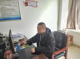 《榜樣在身邊》系列報道——莫正平、梁元 恒心堅守鑄典范，砥礪前行綻光芒